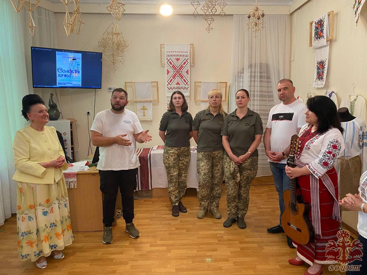 Презентація виставки-звіту народного аматорського колективу подільської вишивки «Солов’їні вічка» Ямпільського міського музею образотворчого мистецтва