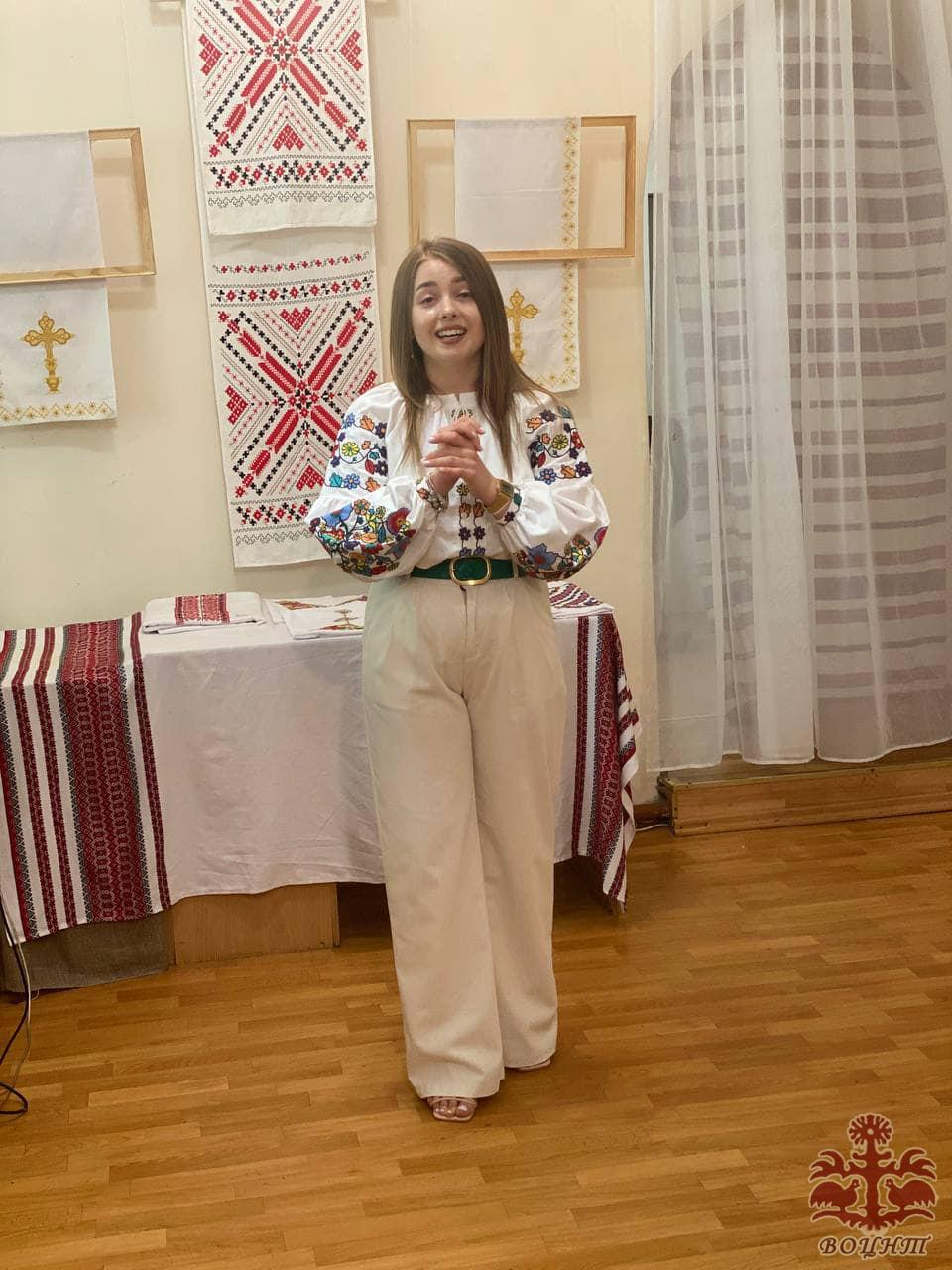 Презентація виставки-звіту народного аматорського колективу подільської вишивки «Солов’їні вічка» Ямпільського міського музею образотворчого мистецтва