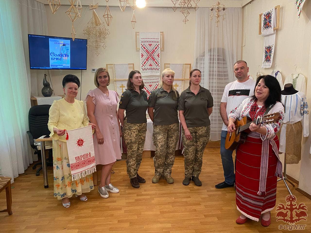 Презентація виставки-звіту народного аматорського колективу подільської вишивки «Солов’їні вічка» Ямпільського міського музею образотворчого мистецтва