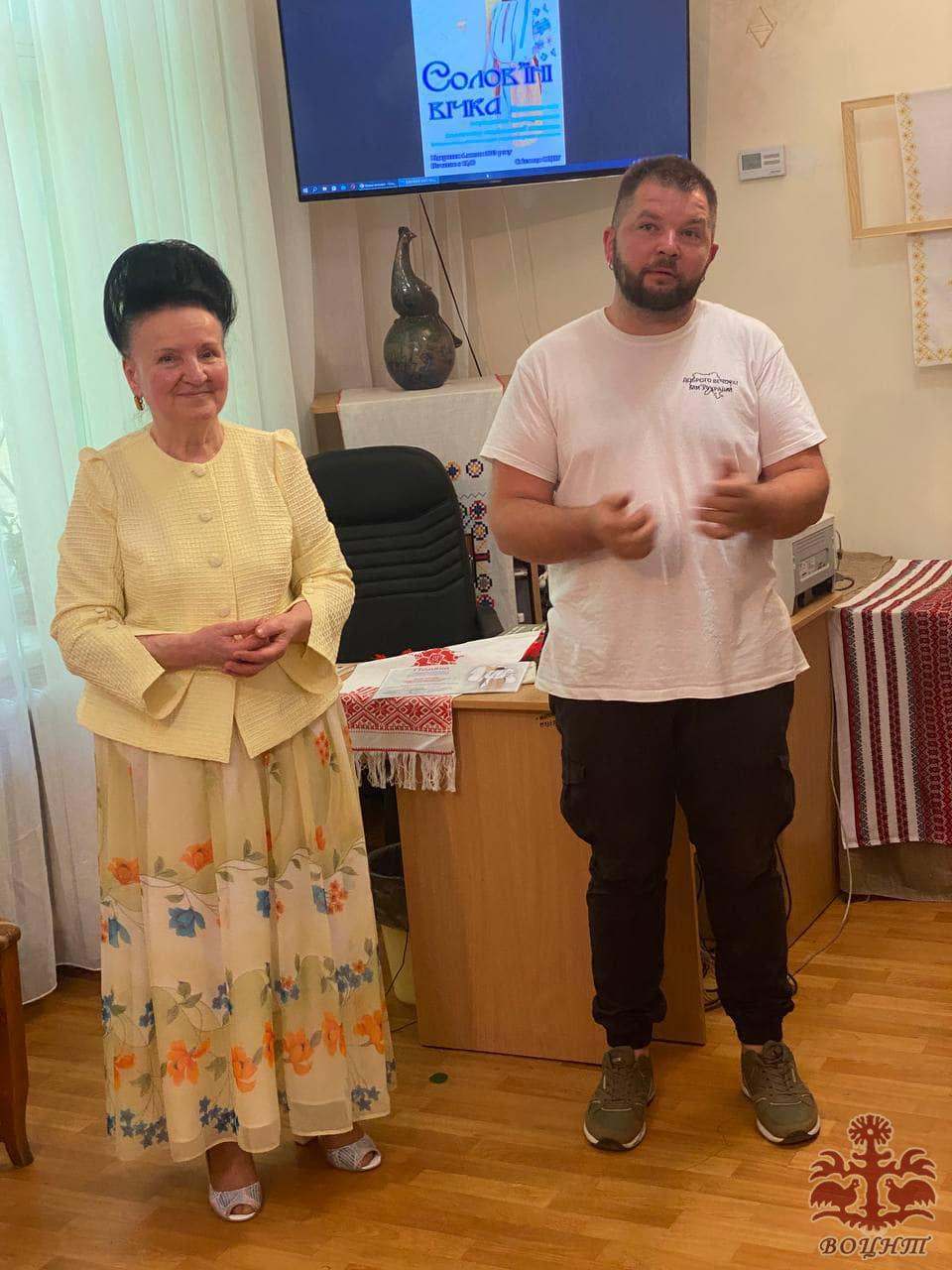 Презентація виставки-звіту народного аматорського колективу подільської вишивки «Солов’їні вічка» Ямпільського міського музею образотворчого мистецтва