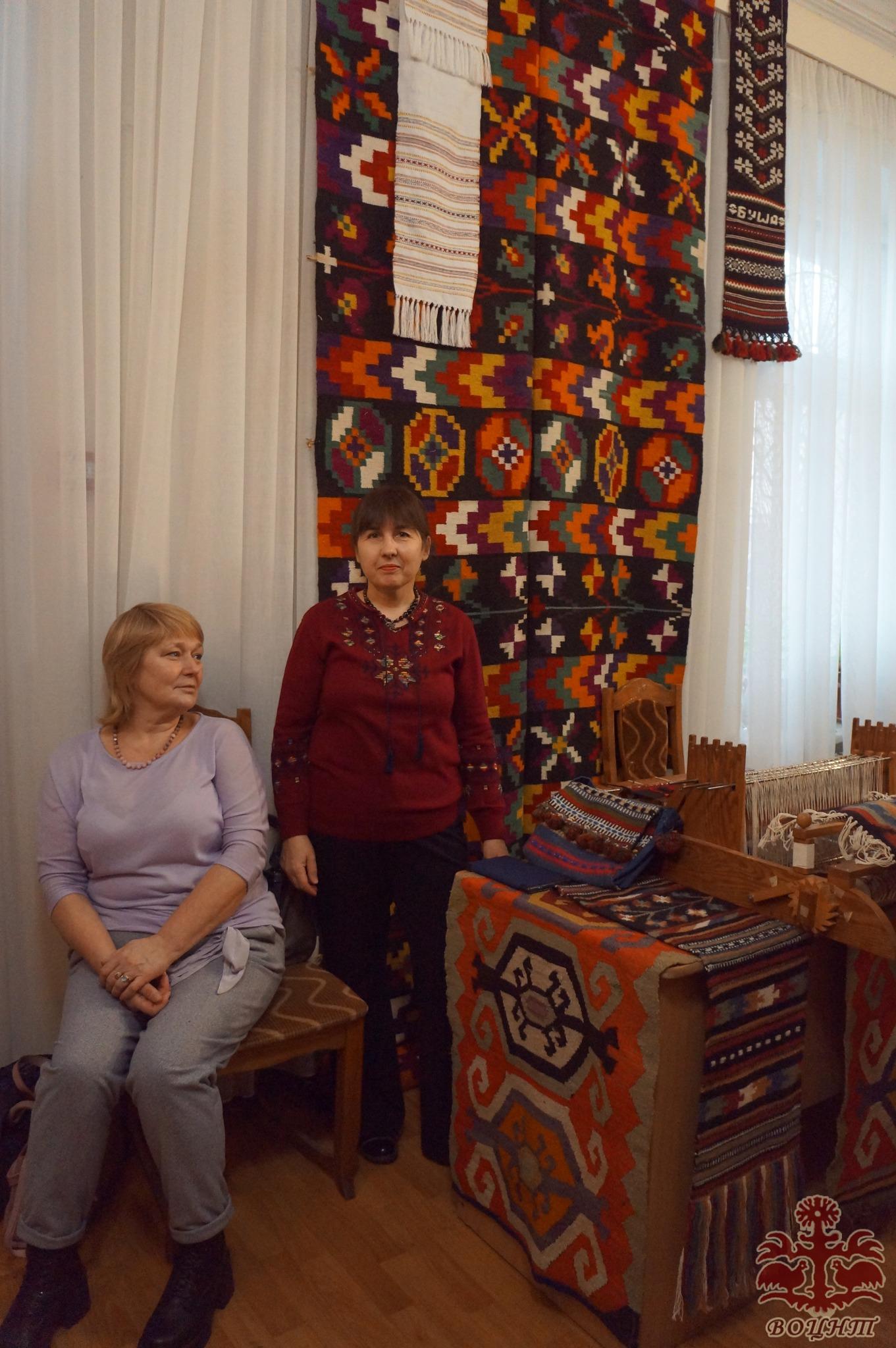 Виставка ткацтва та килимарства «У тканих оберегах – традиції Буші»