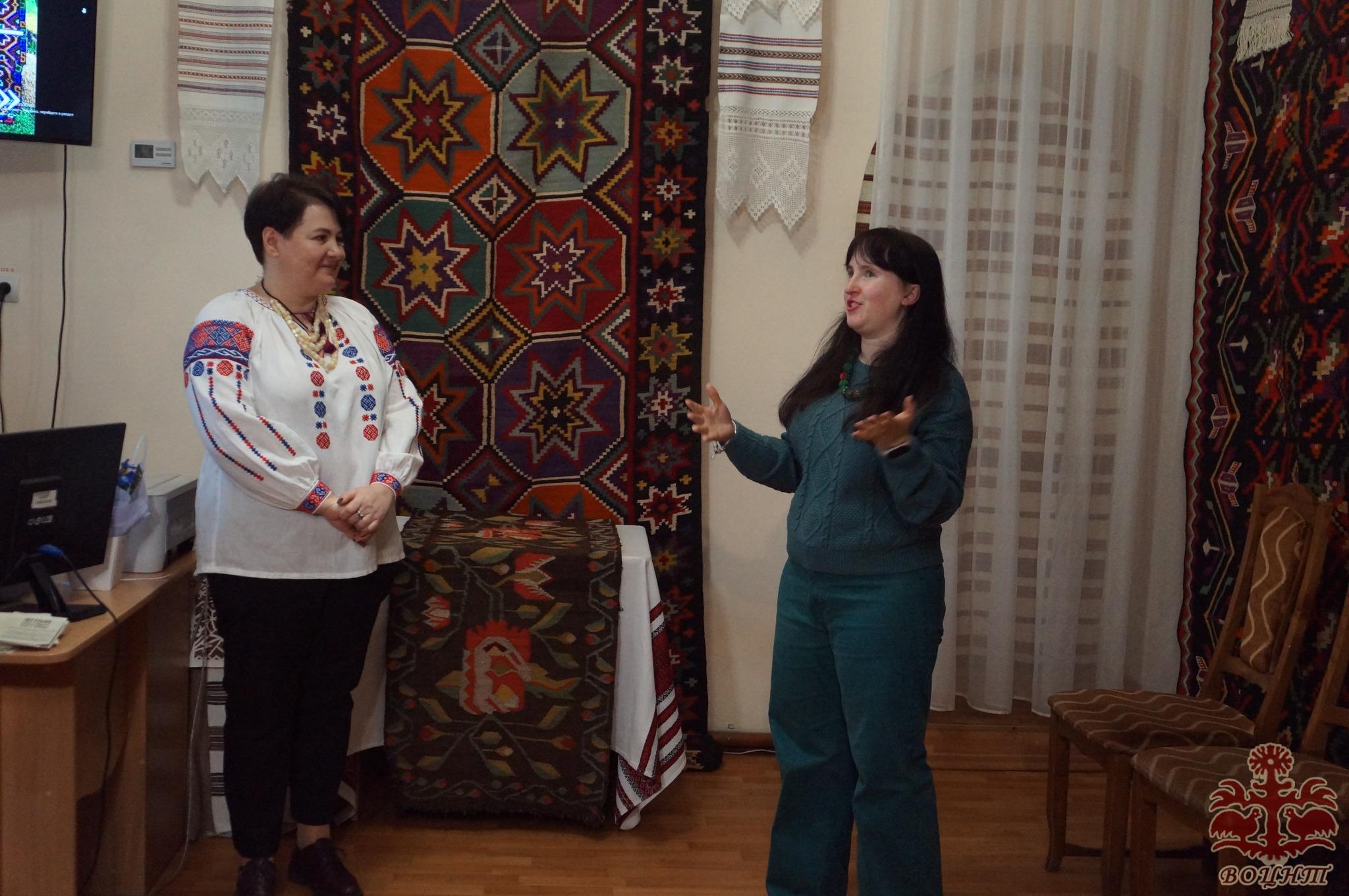Виставка ткацтва та килимарства «У тканих оберегах – традиції Буші»