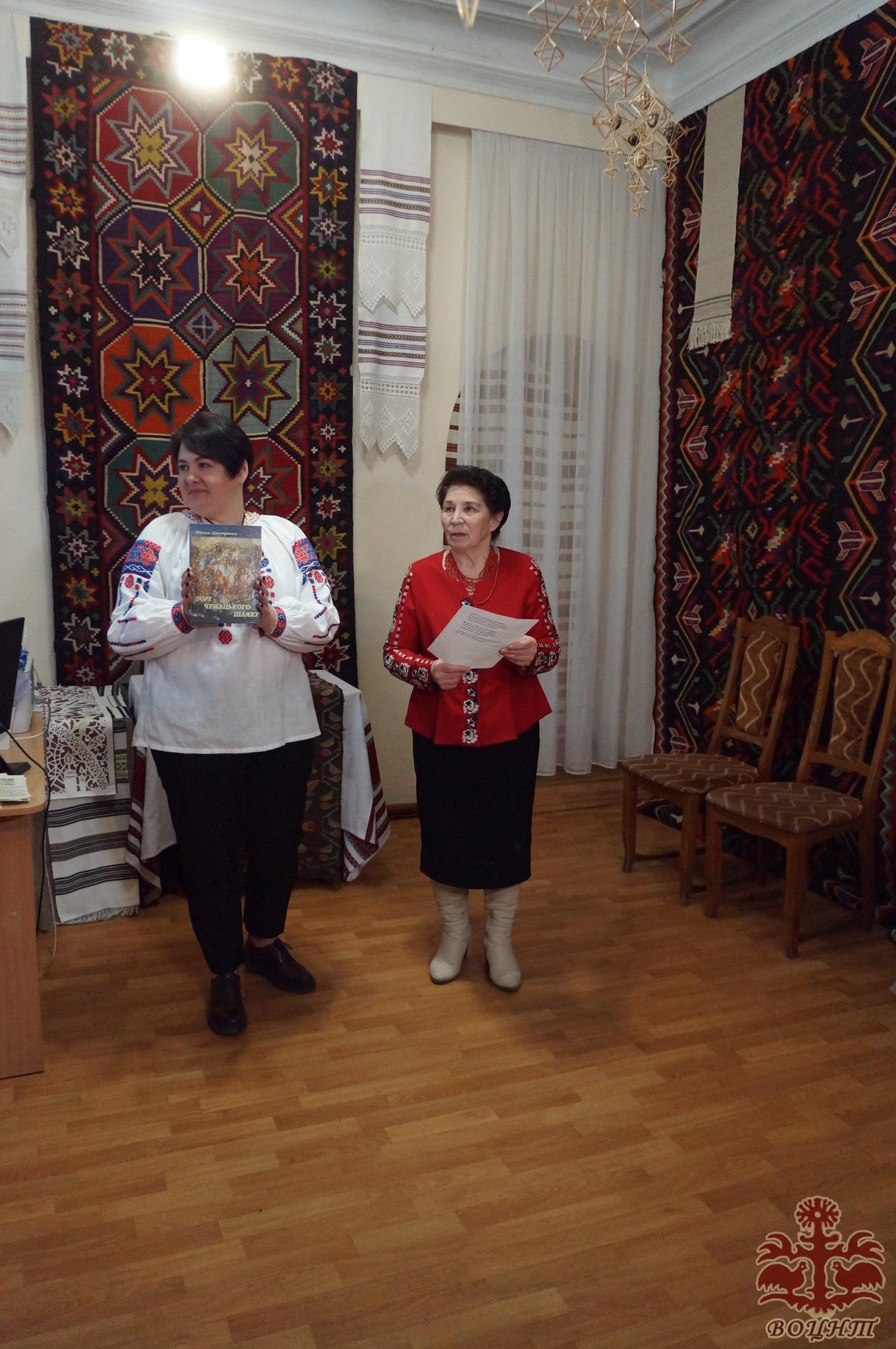 Виставка ткацтва та килимарства «У тканих оберегах – традиції Буші»